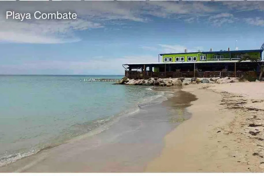 Ubicacion Genial A 3 Minutos De Combate Beach El Combate Puerto Rico